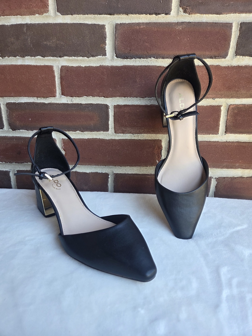 ALDO Tinctum Black Pointed Toe Ankle Strap Block Heels Women’s 7.5